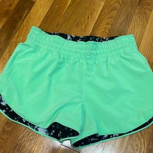 Lululemon choose a side reversible shorts size 6